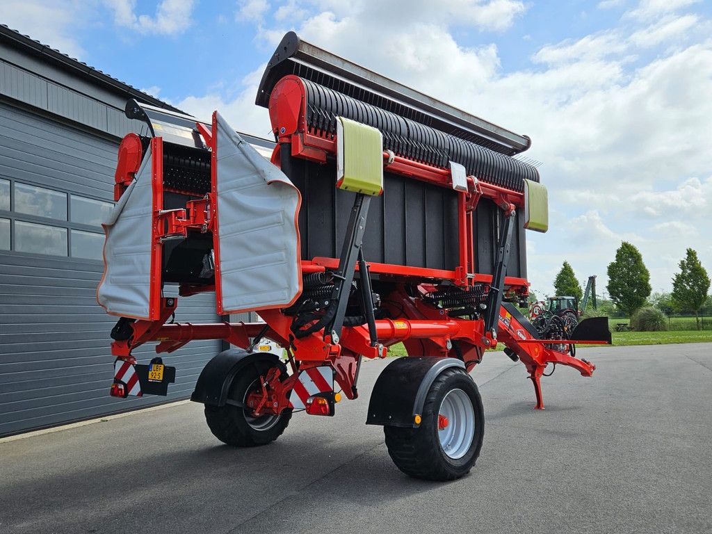 Kuhn MERGE MAXX 950 Bandenhark