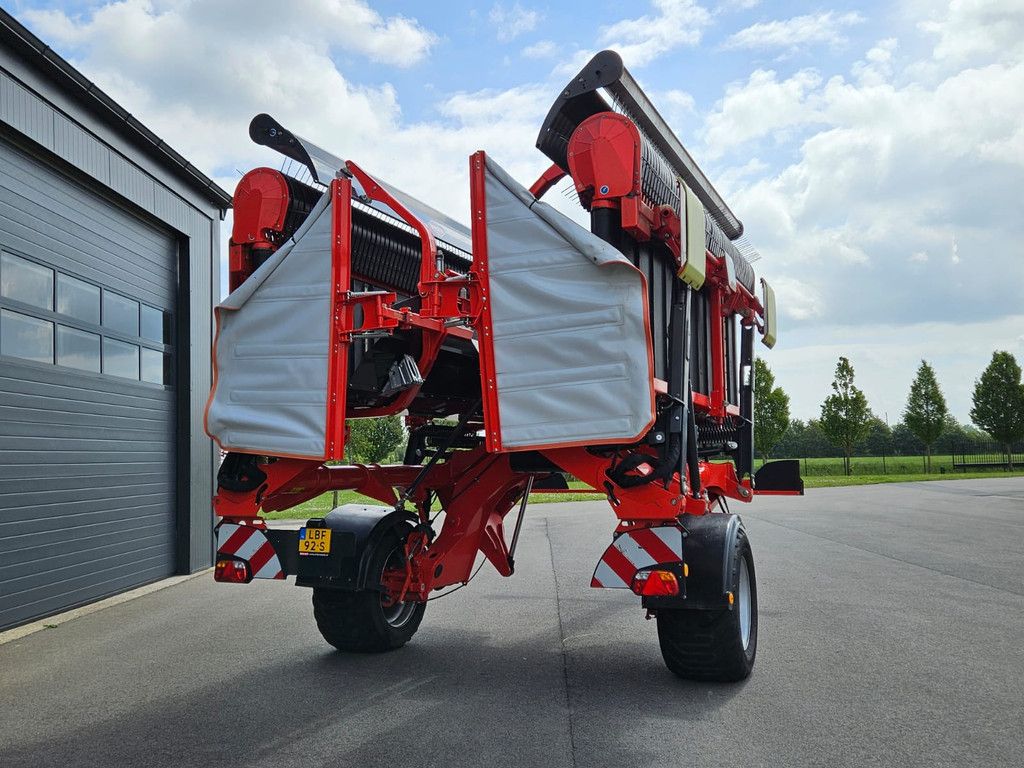 Kuhn MERGE MAXX 950 Bandenhark