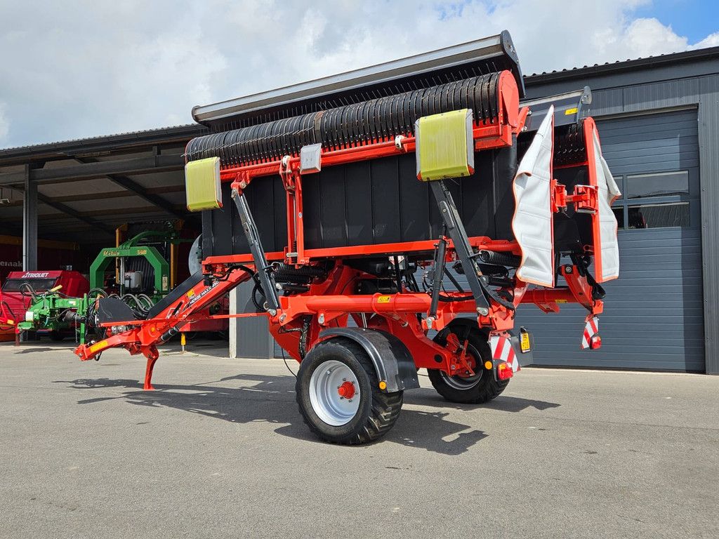 Kuhn MERGE MAXX 950 Bandenhark