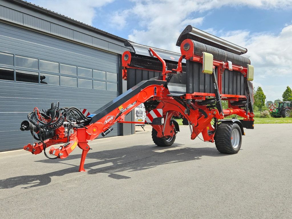 Kuhn MERGE MAXX 950 Bandenhark