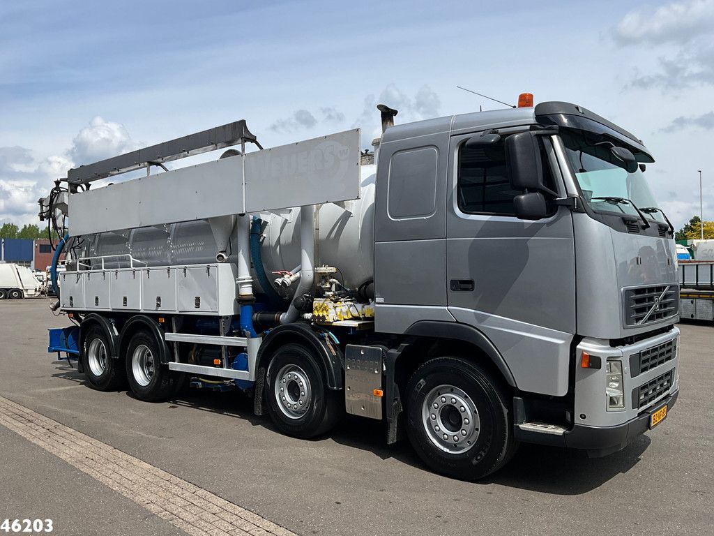 Volvo FH 390 8x4 kolkenzuiger
