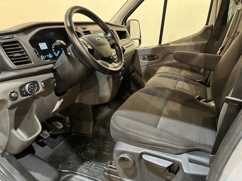 Ford Transit 350 2.0 TDCI L2 Trend RWD Open Laadbak / Maxilift kraan / Euro 6 / Trekhaak 3.000 KG / Dubbel Lucht / Airco / Cruise Control / 3-Zits / 67.000 KM !!