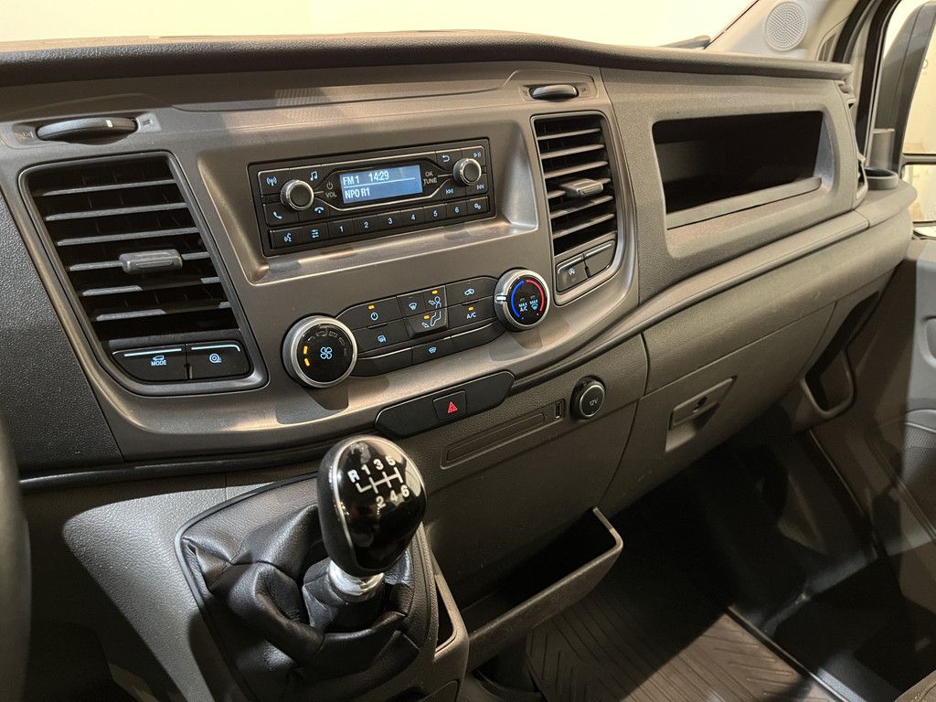 Ford Transit 350 2.0 TDCI L2 Trend RWD Open Laadbak / Maxilift kraan / Euro 6 / Trekhaak 3.000 KG / Dubbel Lucht / Airco / Cruise Control / 3-Zits / 67.000 KM !!