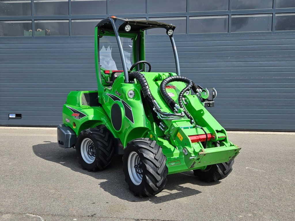 Avant 528 TDL+ mini-shovel