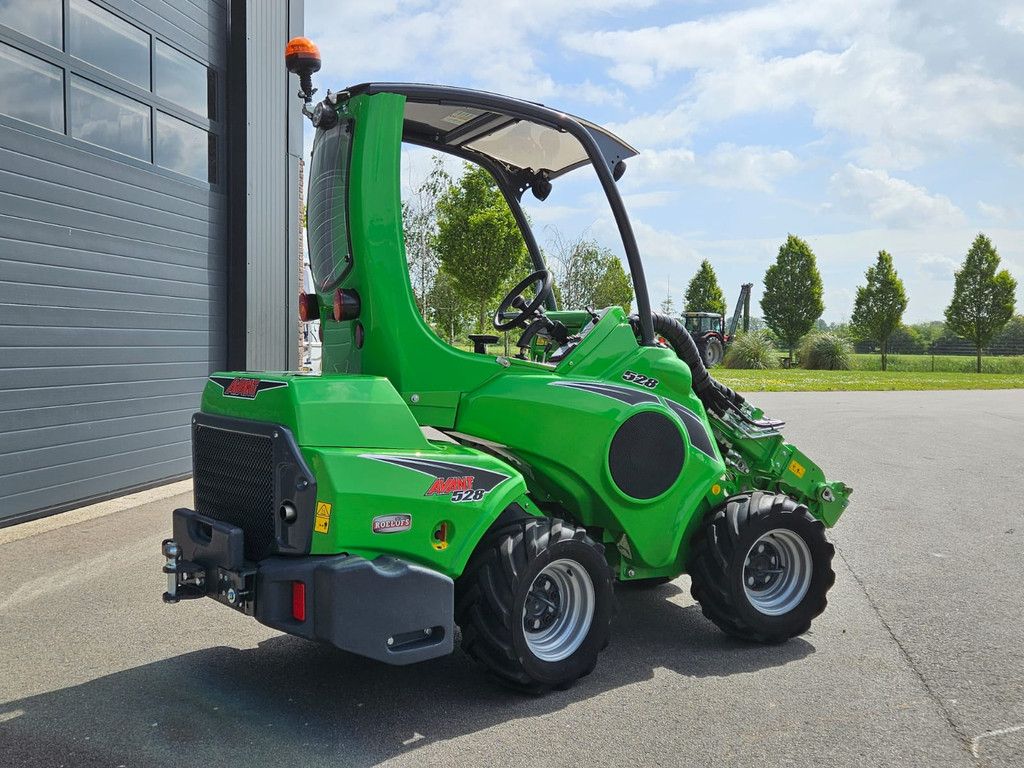 Avant 528 TDL+ mini-shovel