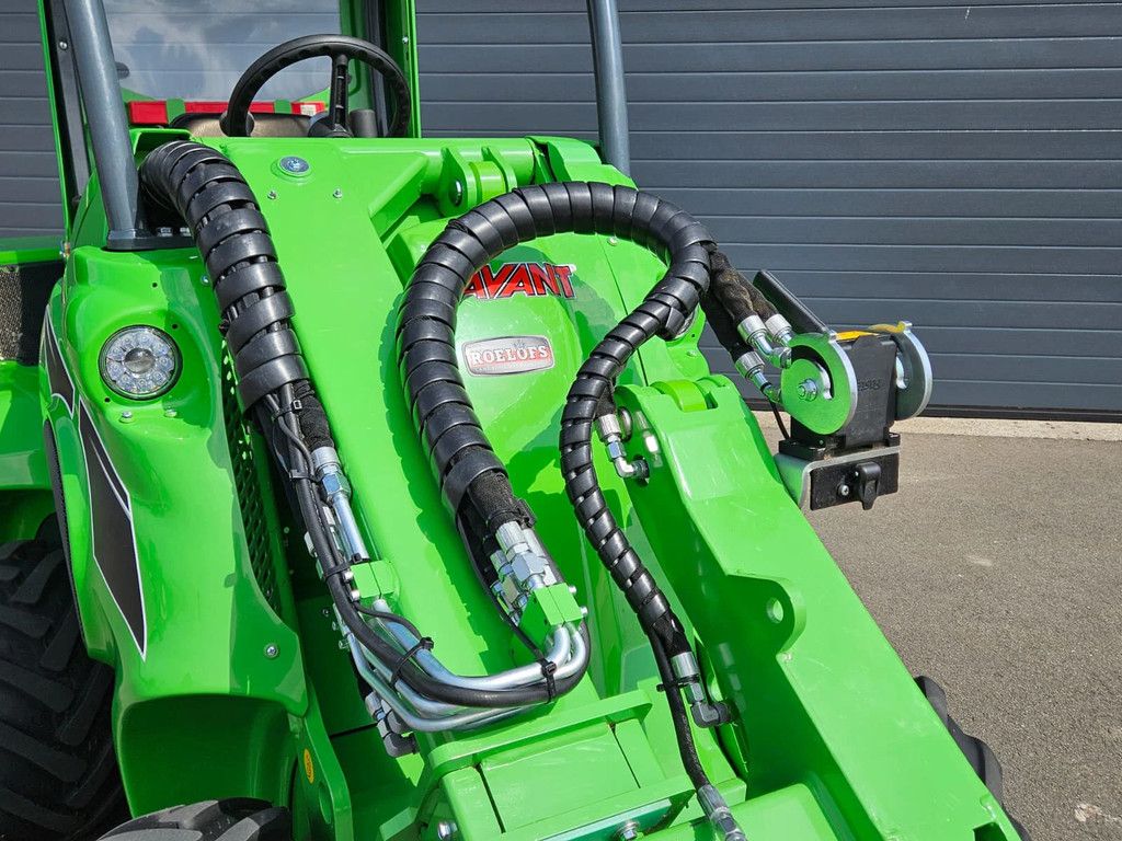 Avant 528 TDL+ mini-shovel