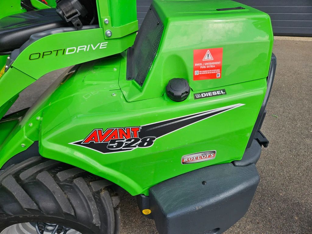 Avant 528 TDL+ mini-shovel