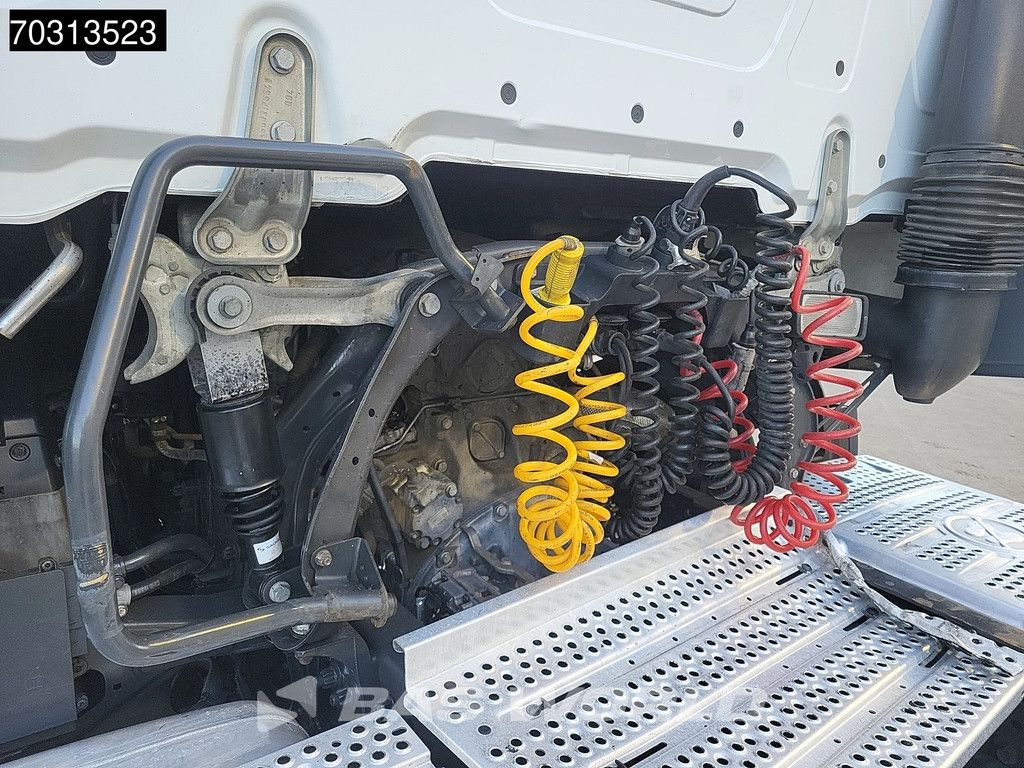 Mercedes Actros 1845 4X2 Bigspace Lowdeck Mirrorcam 2x Tank