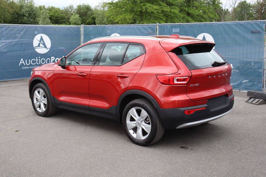 SUV Volvo XC40 Benzine Mild-Hybride 163pk 2024