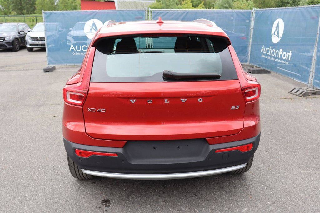 SUV Volvo XC40 Benzine Mild-Hybride 163pk 2024