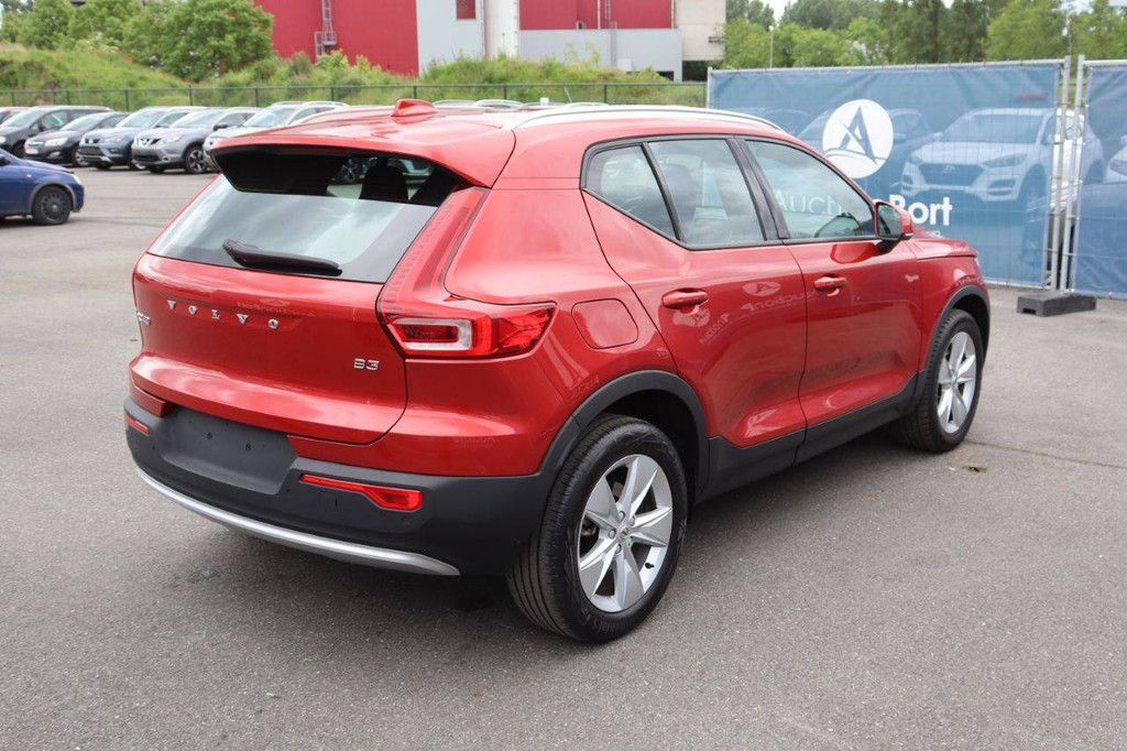 SUV Volvo XC40 Benzine Mild-Hybride 163pk 2024