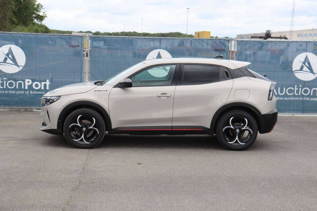 SUV Alfa Romeo Junior Petrol Mild-Hybrid 136hp 2025