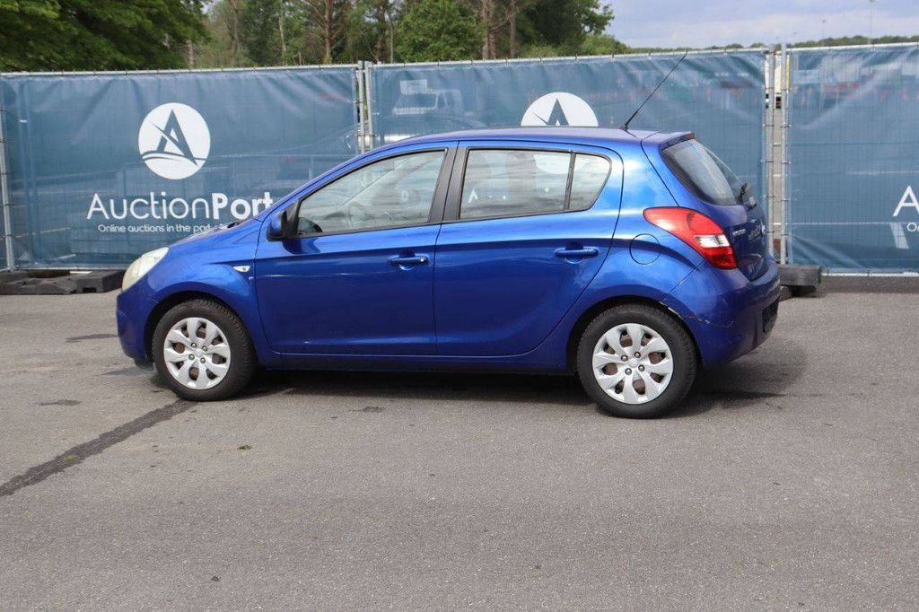 Hyundai i20 Petrol 75hp Passenger Car 2009 (Margin)