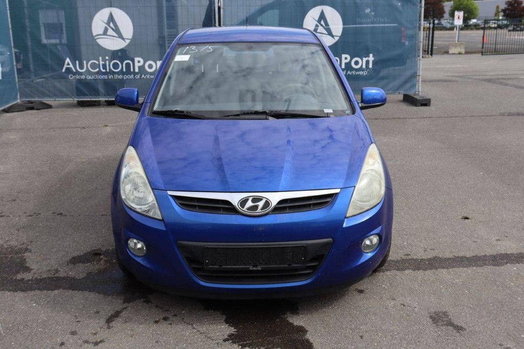 Hyundai i20 Petrol 75hp Passenger Car 2009 (Margin)