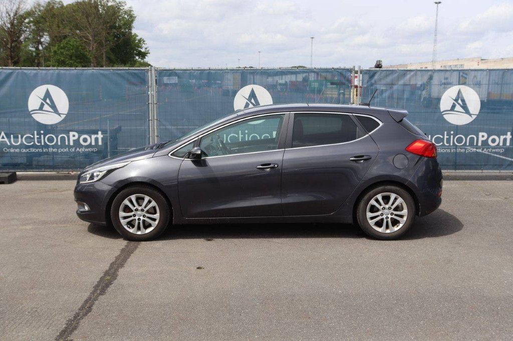 Passenger car Kia Ceed Petrol 100hp 2015 (Margin)