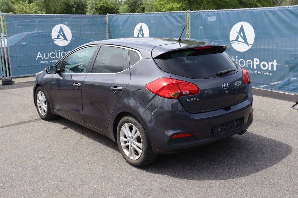 Passenger car Kia Ceed Petrol 100hp 2015 (Margin)