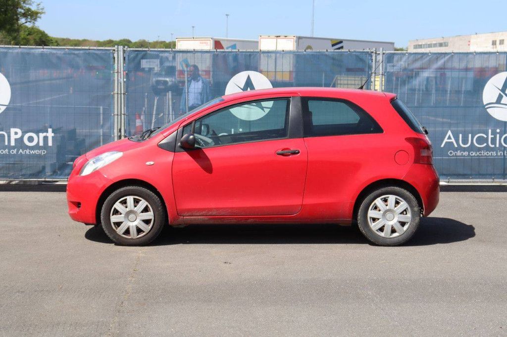 Passenger car Toyota Yaris Petrol 69hp 2007 (Margin)