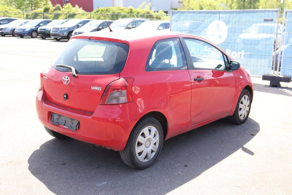 Passenger car Toyota Yaris Petrol 69hp 2007 (Margin)