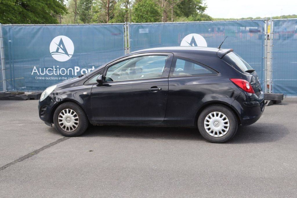 Pkw Opel Corsa Benzin 65 PS 2011 (Margin)
