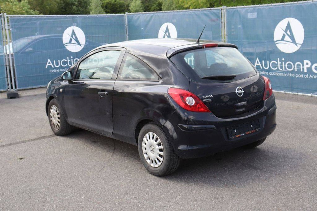 Pkw Opel Corsa Benzin 65 PS 2011 (Margin)