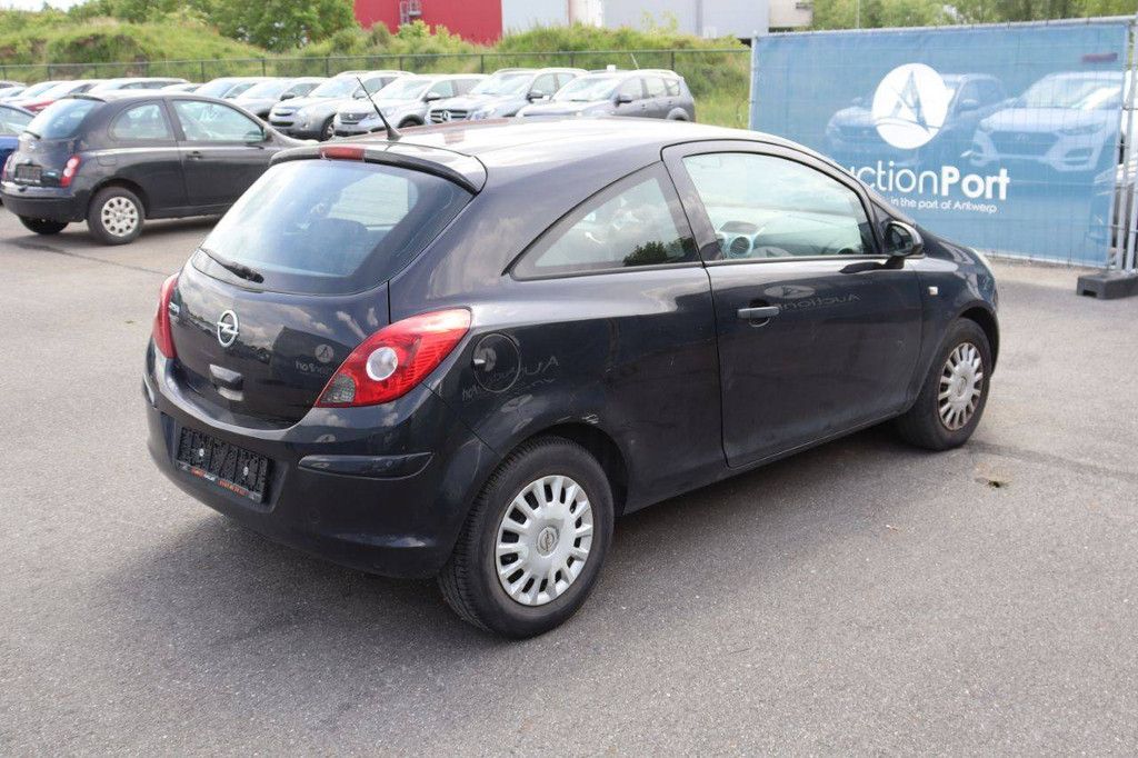 Pkw Opel Corsa Benzin 65 PS 2011 (Margin)
