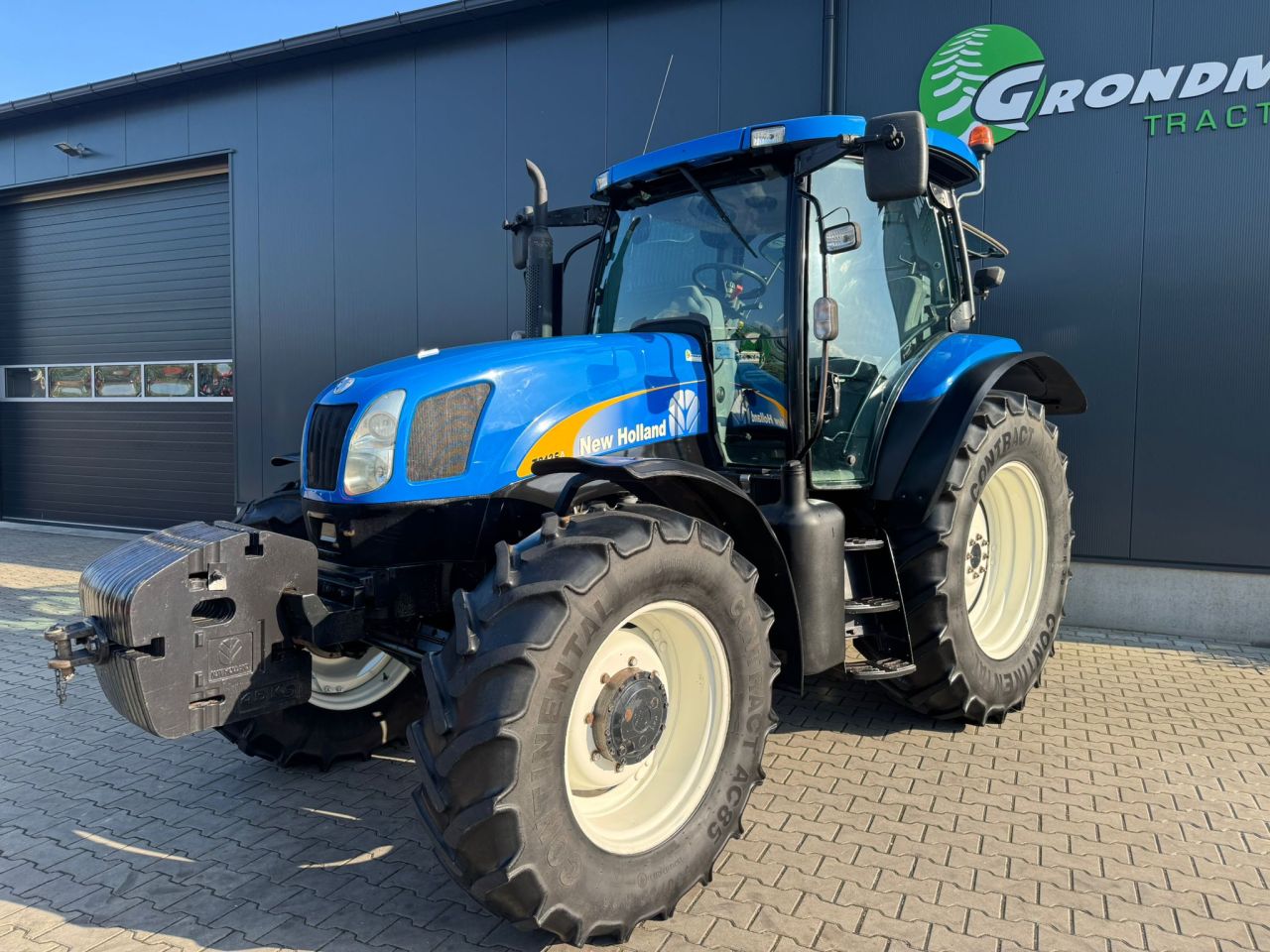New Holland TS135A