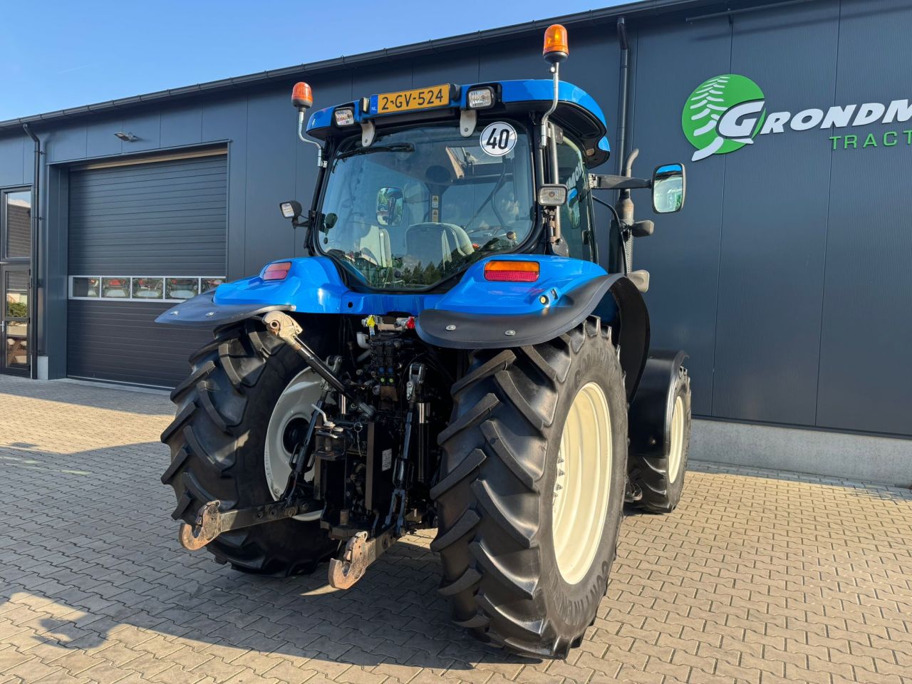 New Holland TS135A