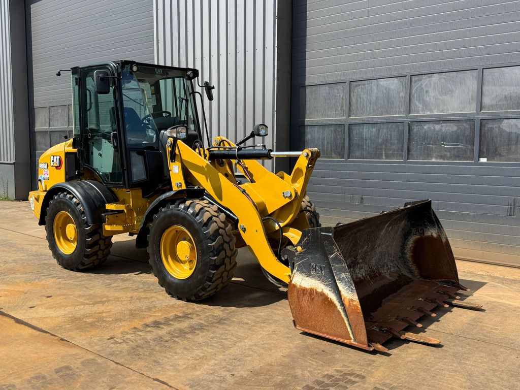 Caterpillar 908M