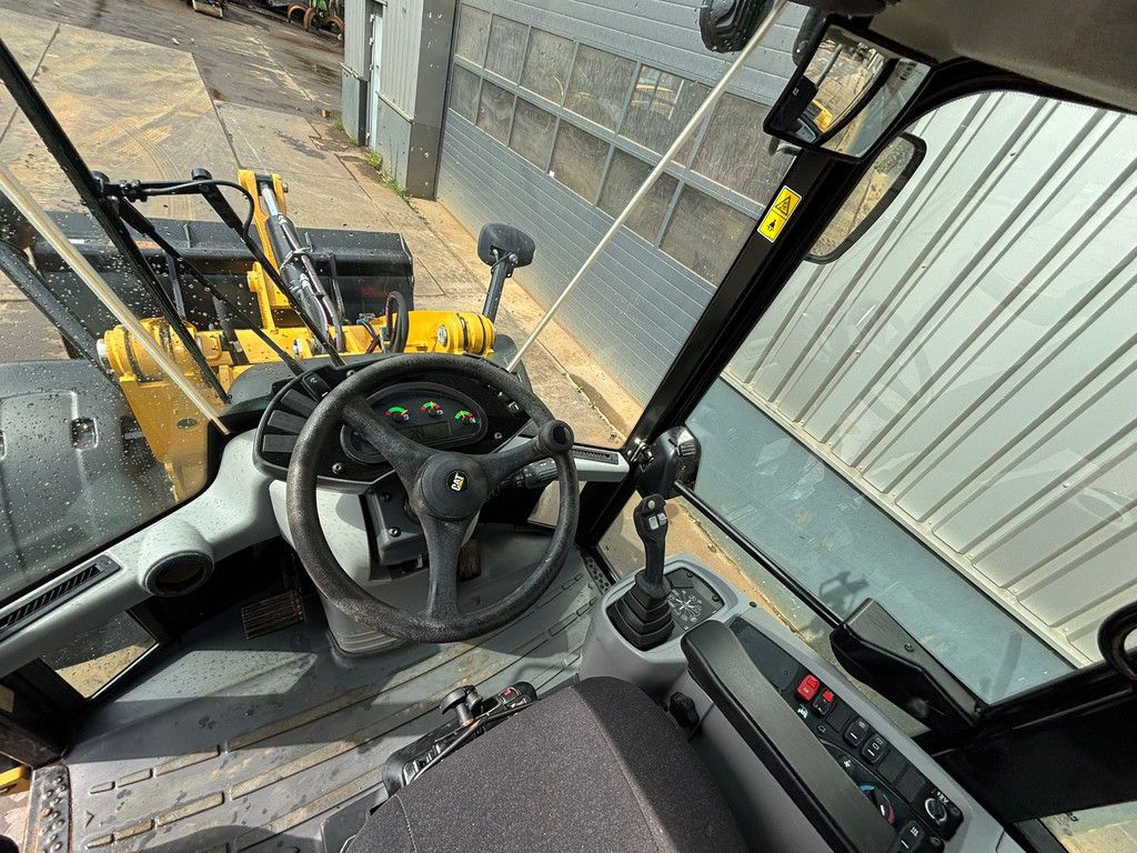 Caterpillar 908M