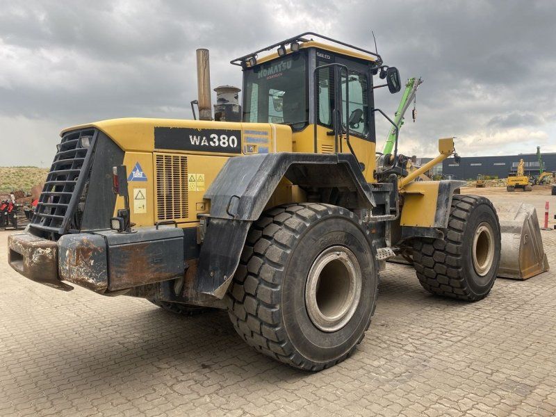 Komatsu WA380-5