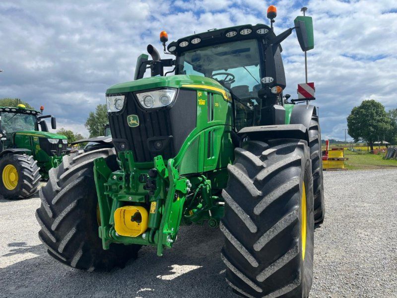 John Deere 6R 250