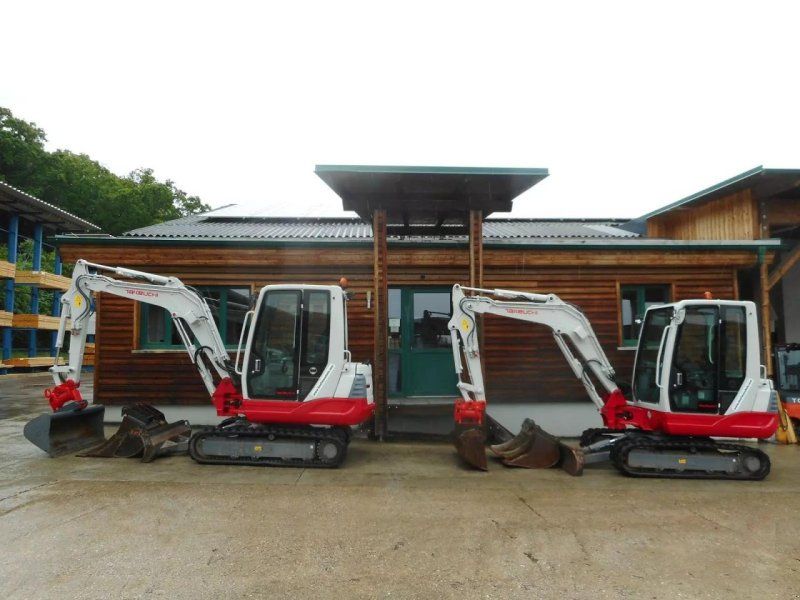Takeuchi tb 235 (3.605kg) powertilt hydr. sw + 3 löffel