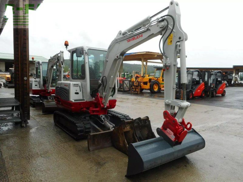 Takeuchi tb 235 (3.605kg) powertilt hydr. sw + 3 löffel