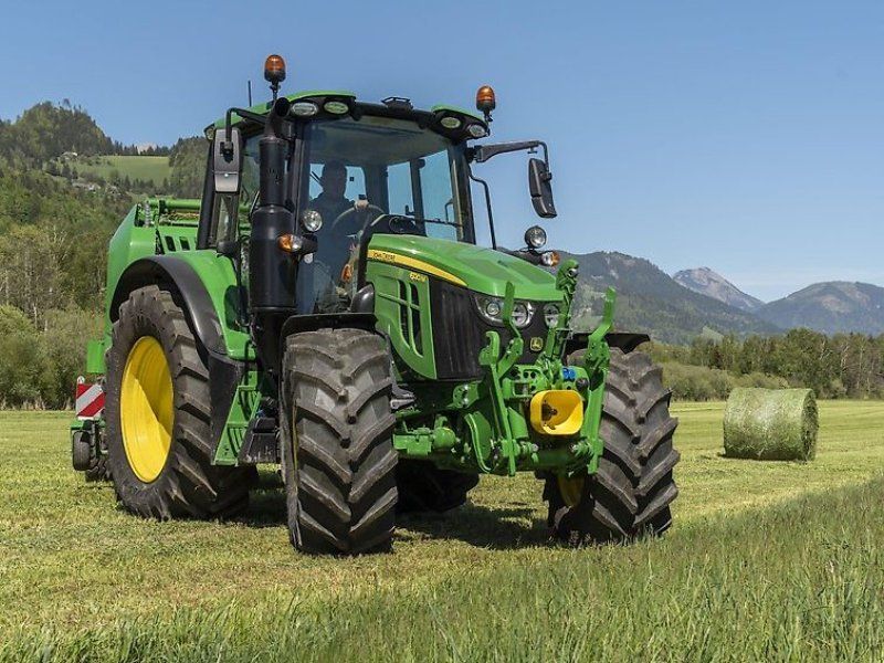 John Deere 6120M AutoQuad EcoShift 24/24 **Neumaschine**