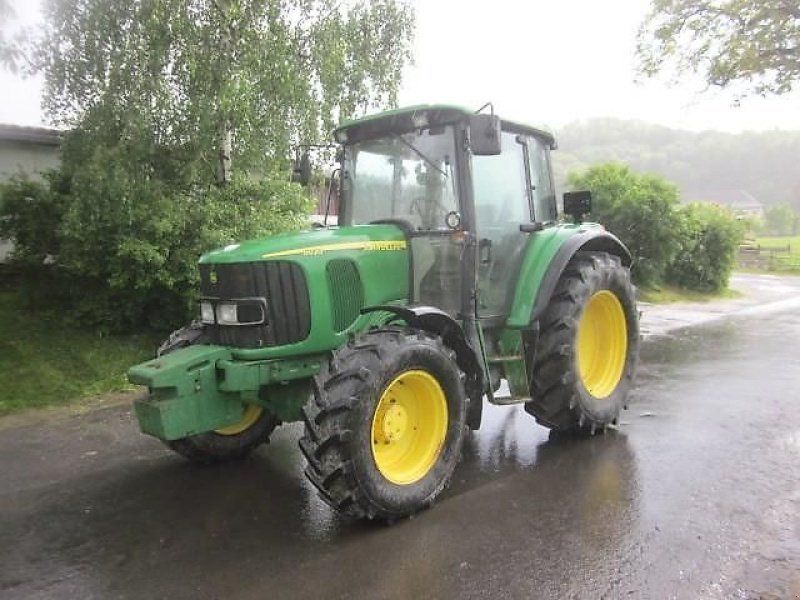 John Deere 6020