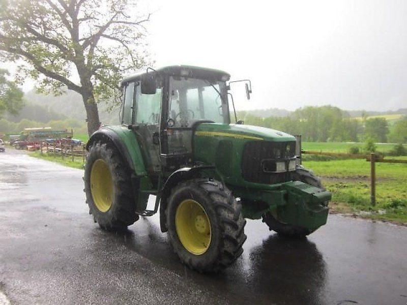 John Deere 6020