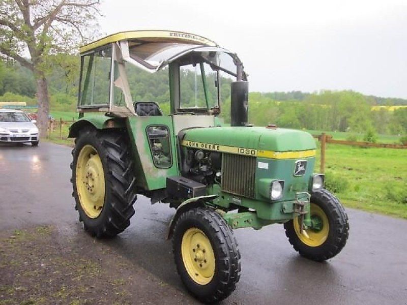 John Deere 1030