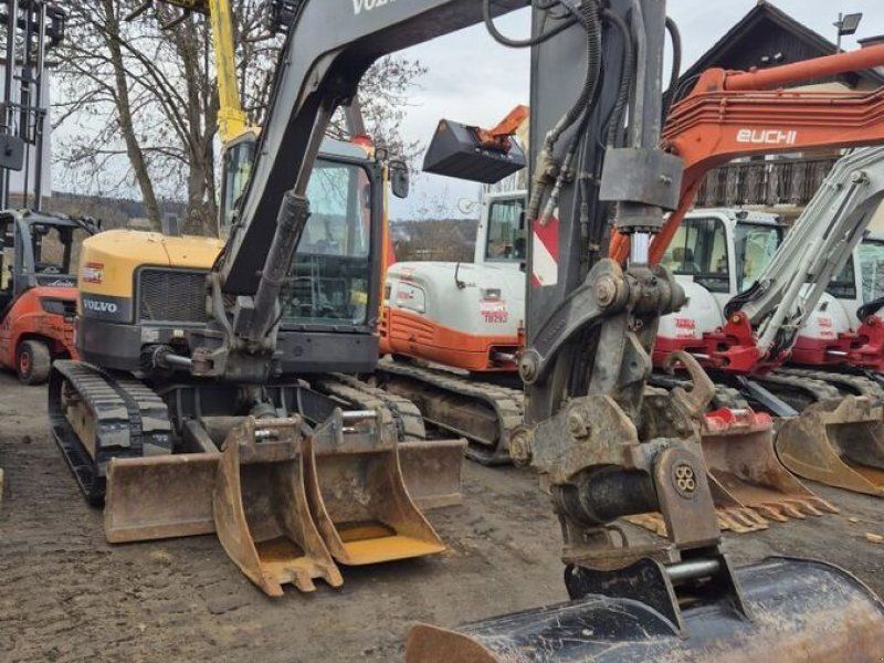 Volvo ECR88D Powertilt + hydr. Schnellwechsler + 3 L