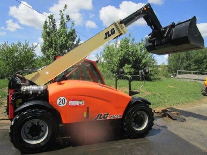 JLG 2505H 5,6m 2,5 Ton.- mit Palettengabel