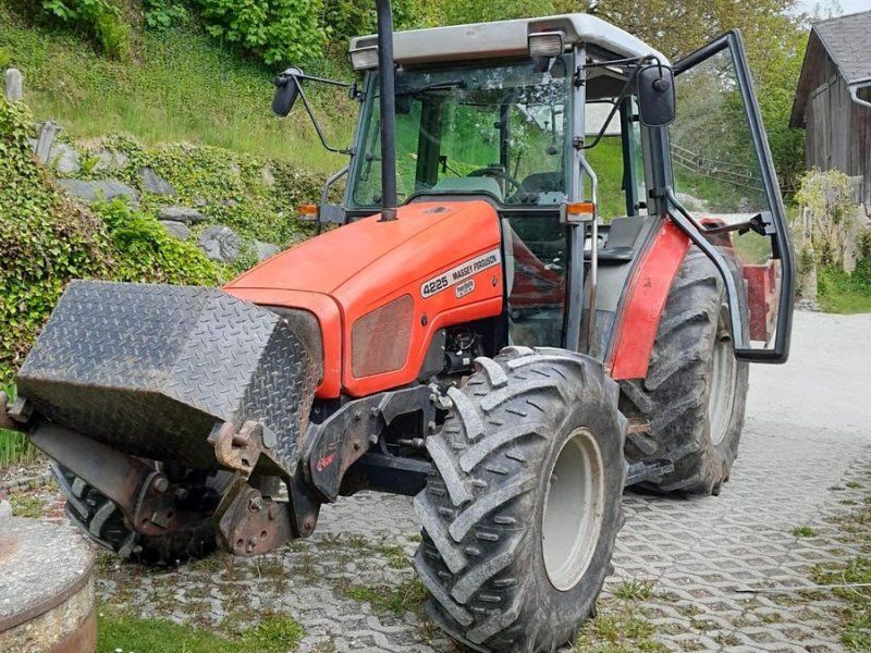 Massey Ferguson 4225-2 LP
