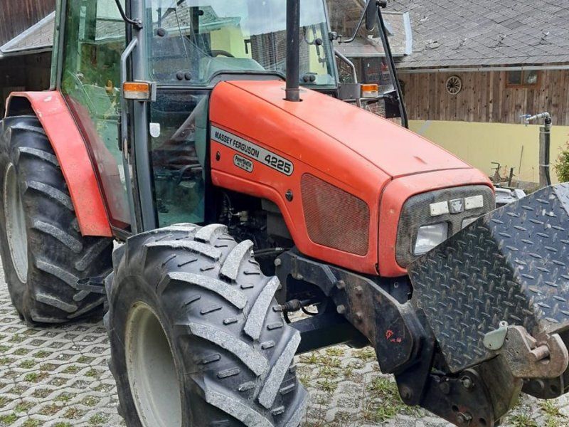 Massey Ferguson 4225-2 LP