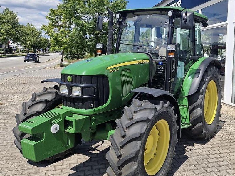 John Deere 5070 M