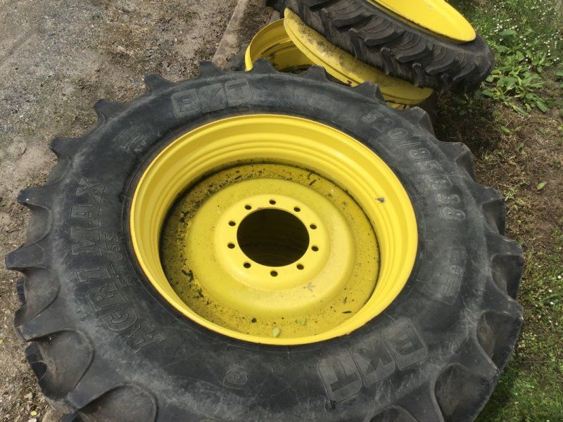 BKT 520/85R38