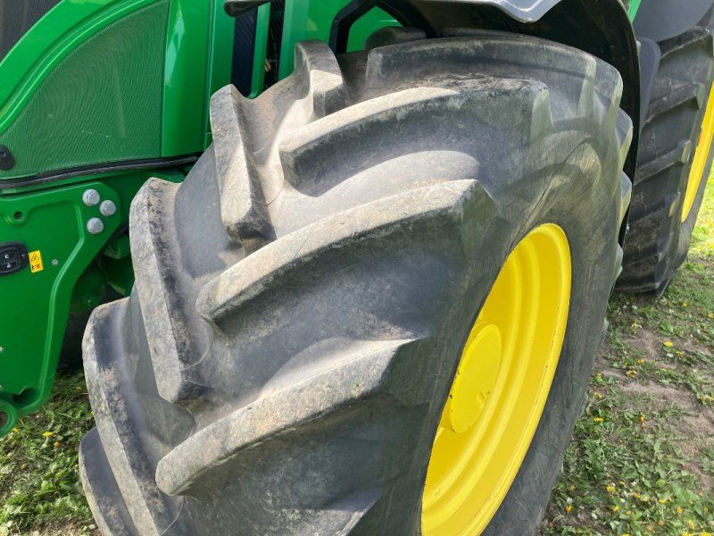 John Deere 6R 250