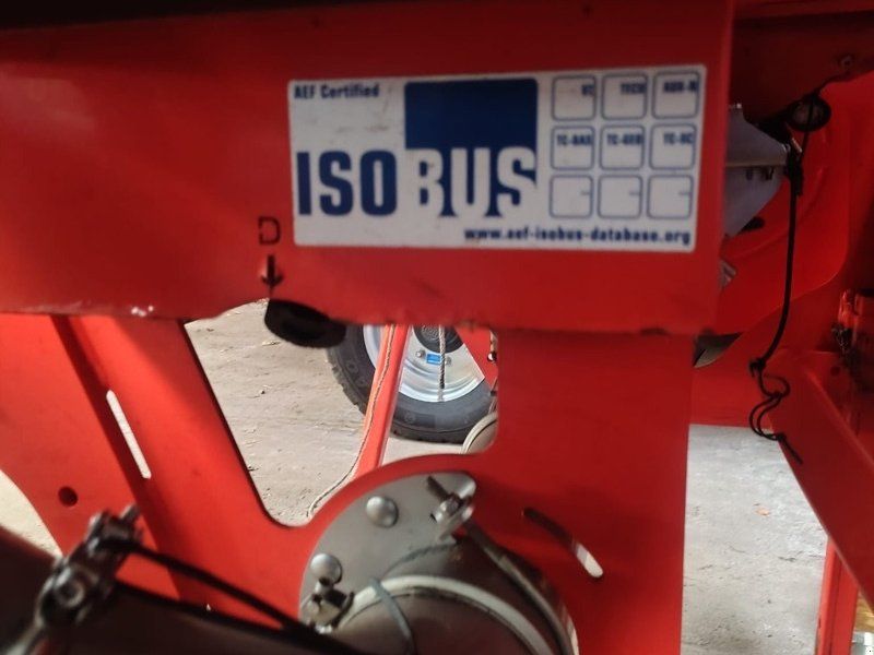 Kuhn Maxima 3 TIL E mit Fronttank