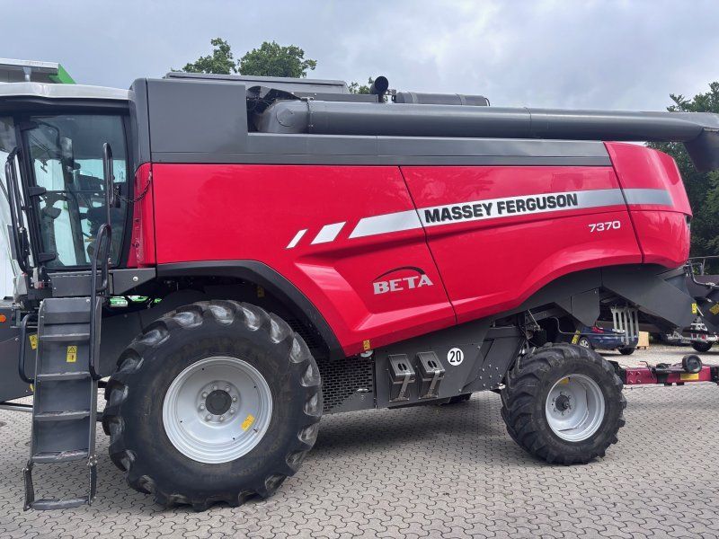 Massey Ferguson Beta 7370