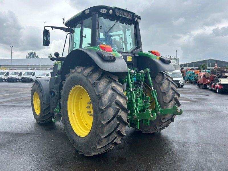 John Deere 6195M