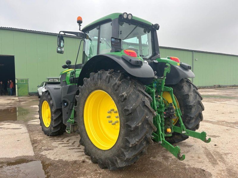 John Deere 6195M