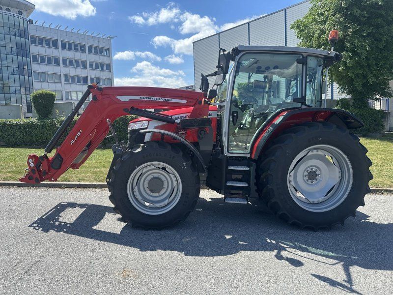 Massey Ferguson 5M.115