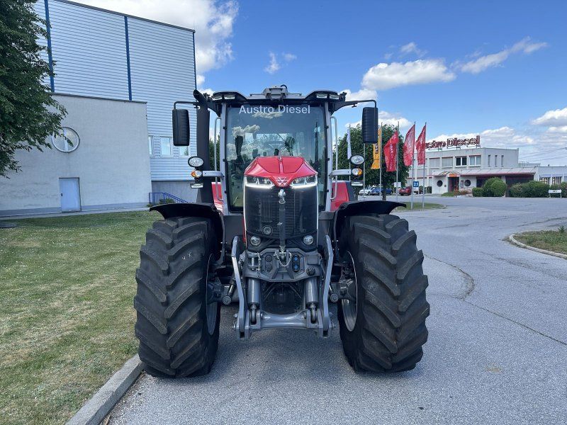 Massey Ferguson 8S.225